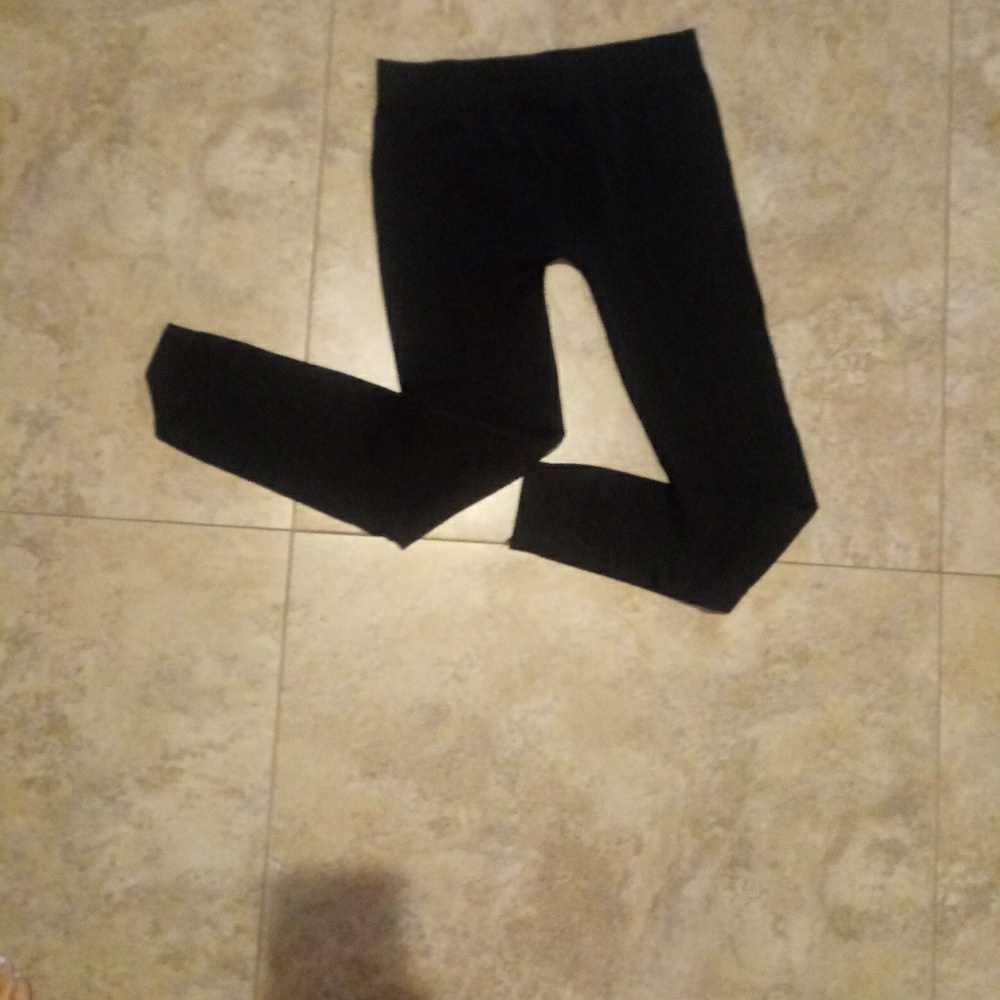 Black stretchy leggings